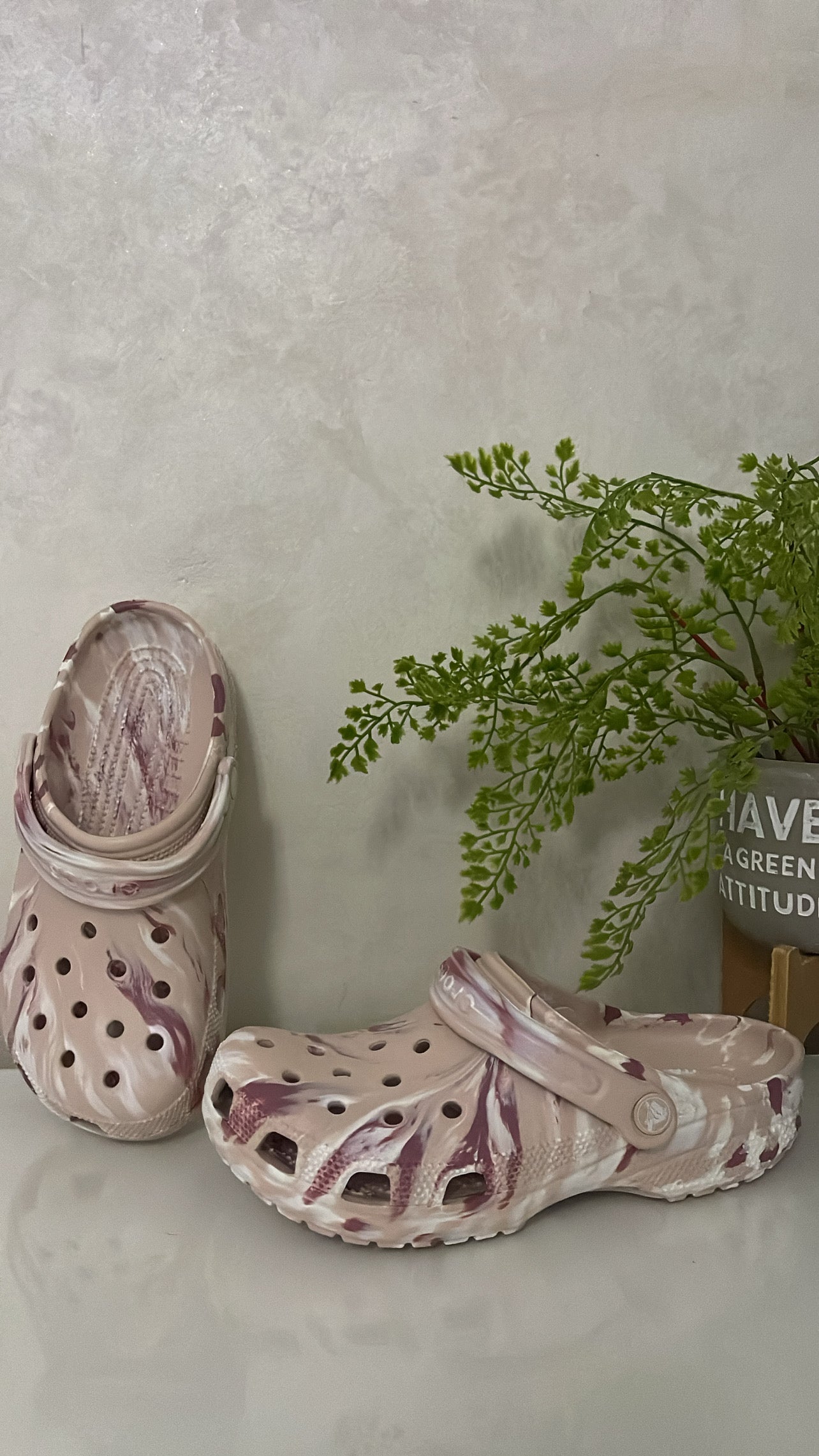 Classic marbled clog rose